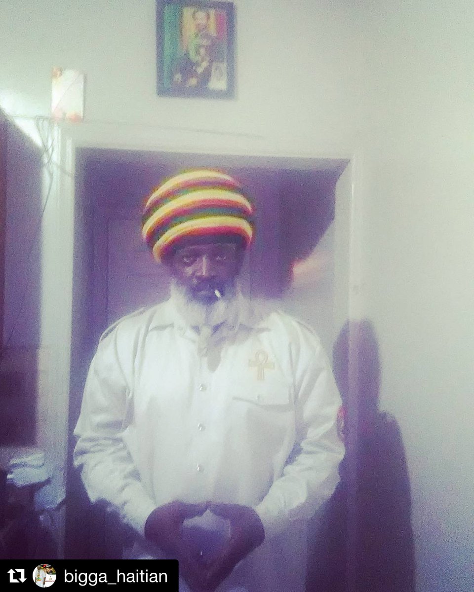 zoeconnection's tweet photo. #Repost @bigga_haitian 
Blessings #BiggaHaitian #reggae #rootsreggae #jah #rastafari #rasta #music #haitian #ayiti #ayiticherie #jamaica #dancehall #itunes #spotify #rootsrockreggae #rastazoe #zoe #haiti #newyork #newyorkdjs #zoeconnect #CincoNationDJs #MusicIndustry #DJs https://t.co/Fg5WAUBrei