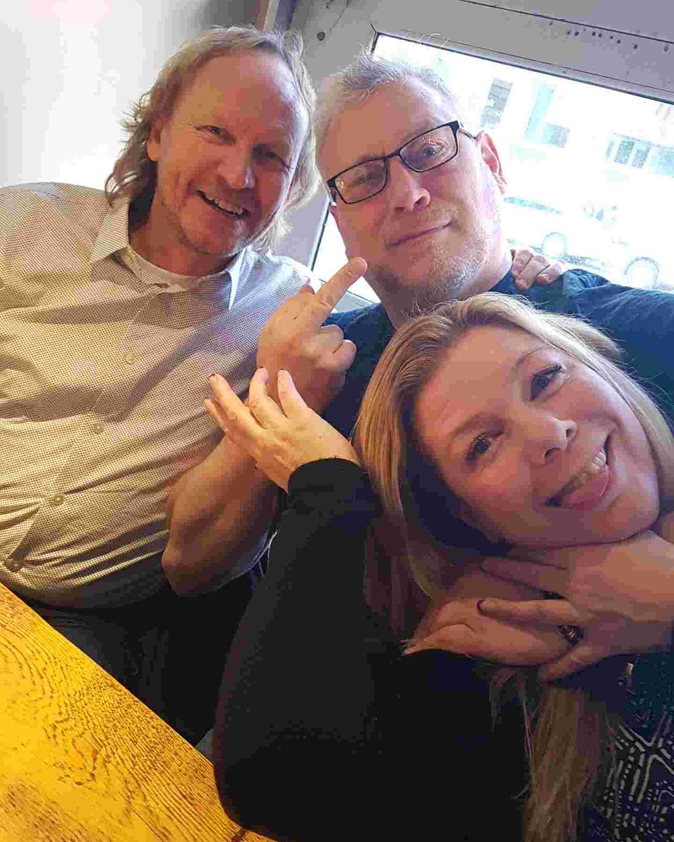 radiostace's tweet photo. Toronto shenanigans with some awesome radio people, @scotturner & @darryllaw ❤
#radiobrother #radiofamily #kwawesome #ontario #canada #canadian #ilovemyjob #smile #goofs #medialife #onair #radio #radiolife #silly #the6ix #toronto https://t.co/yXp91bE9oH