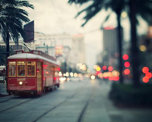 WanderingCoast's tweet photo. New Orleans is as seductive as it is sinister. I wander down one of the city’s cultural veins by night to discover both its fabulous and notoriously seedy nightlife. Read on at https://t.co/TdRkPPTmmk https://t.co/Y2iu0I7yBr