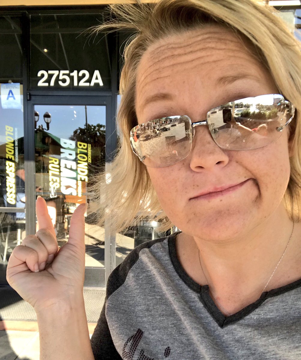 lynncorey's tweet photo. NEWSFLASH This just in... #BlondeBreaksRules #ShockerIKnow https://t.co/gHCGA9bjQC