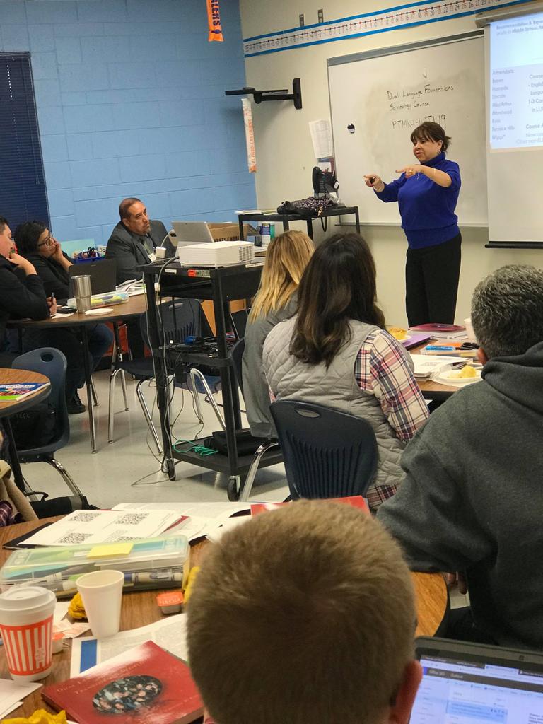 ElenaIzquierdo3's tweet photo. UTEP-EPISD Partnership: Crucial Conversations in Secondary DLE! @EPISD_DualLang @ELPASO_ISD @MesitaElem #DualLanguage #DualLanguageLeadership #DualLanguageCompetencies #PojectLead #UTEP @JoseMedinaJr89 #CAL #DLeNM https://t.co/0QOosLIYPF