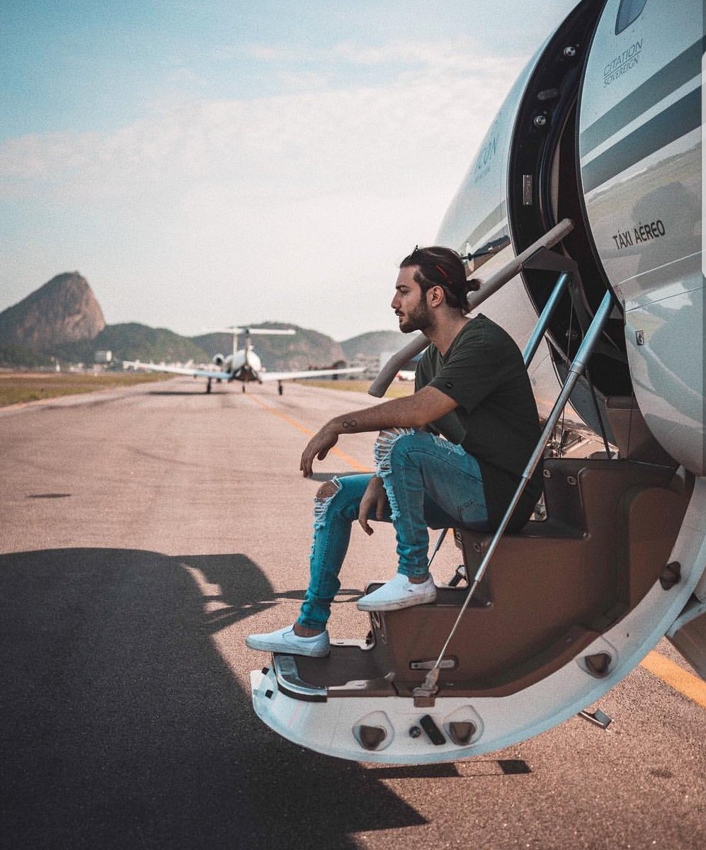 AlessoBrazil_'s tweet photo. Belém, Rio de Janeiro, São Paulo, Florianópolis, Recife e Salvador foram as cidades priveligiadas com os shows incríveis de @Alesso 
E você? Marcou presença em algum? 🇧🇷💚 https://t.co/uxLsTliMRM