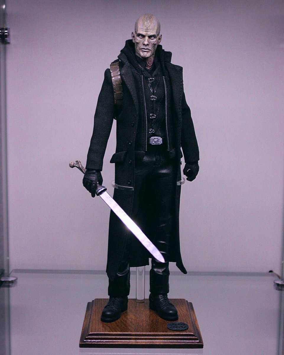 lexluter91's tweet photo. #thestrain #theborn #mrquinlan
Some photos of Mr. Quinlan in my display case.
The pre-orders are still open. If you are interested, then write to me in PM.
The kit includes:
Painted head
Body
Clothes and shoes
Holster and sword(metal)
Glasses
Wooden stand
@rpenryj @RealGDT https://t.co/3abwqJzt1P