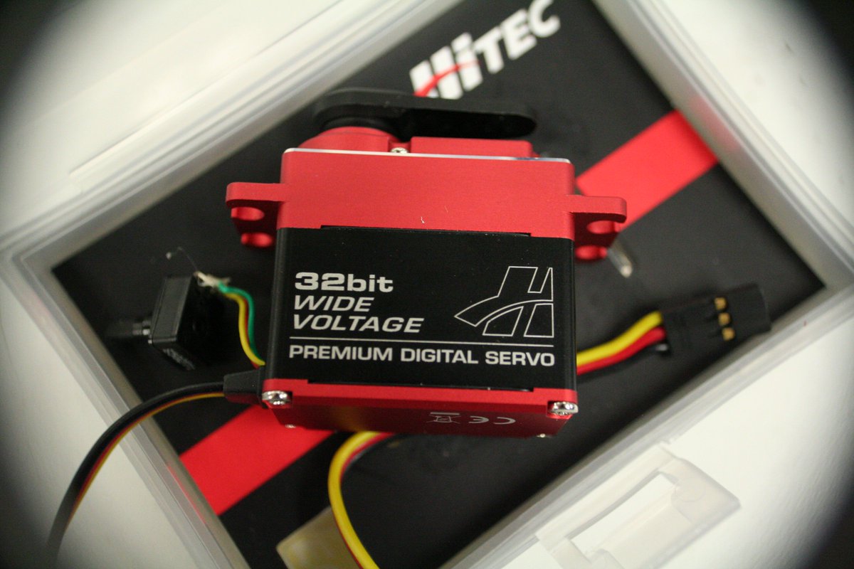 robotics_c4's tweet photo. Got some new servos in today! #Robots #omgrobots #ftc #c4robotics #c4 https://t.co/a1Ml1lOXED