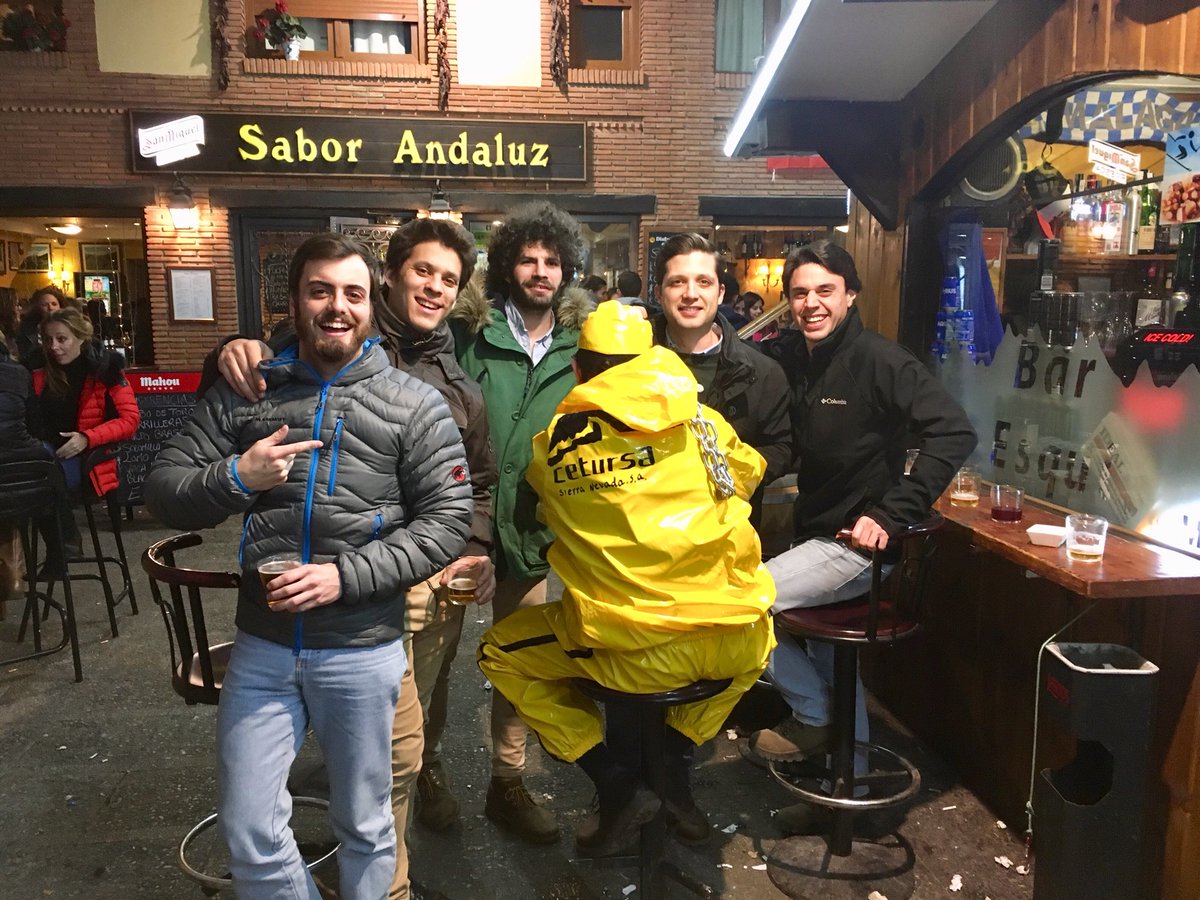 JuaninMJ's tweet photo. NEGOCIANDO CON CETURSA @cetursa  #cetursa #SierraNevada #huelgacetursa #queabranmañana #abreoplomo
@diari https://t.co/LAntX6vypz