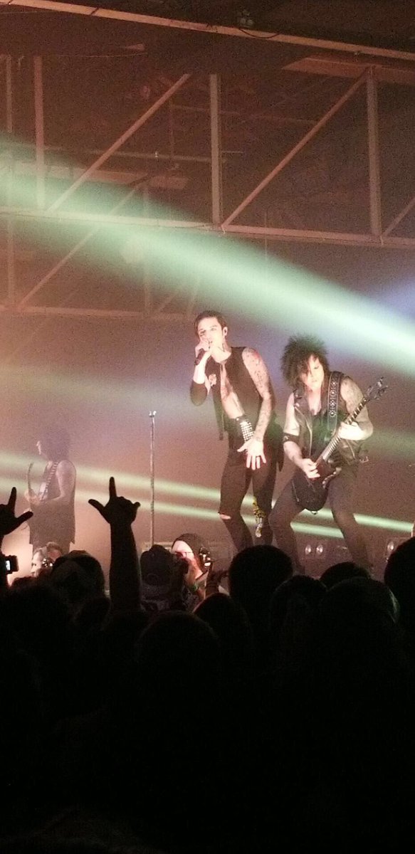 acountryrunner's tweet photo. Amazing show! Thanks for hitting Nashville &amp;rocking our souls! @blackveilbrides @AAofficial @andyblack  Just sad we missed @benjaminbruce https://t.co/LanzqzRFxX