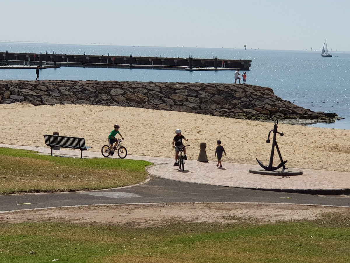DarrynLyons's tweet photo. Wonderful to what was a desolate disgrace t hat was now turned into a vibrant family beach #rippleside so proud of this planning permission granted under my mayoral time - so much got done for the people of #geelong #rippleside shame the MOB cut my tenure short #labormobsters https://t.co/GNIxNQfvTq