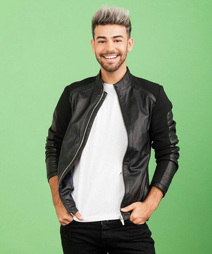 Alejandrosmin's tweet photo. ¿QUIÉN ES VUESTRO FAVORITO ENTRE ESTOS DOS?
🔄 ALFRED
❤️ AGONEY
#OTDirecto17F https://t.co/hI4lcnlFa7
