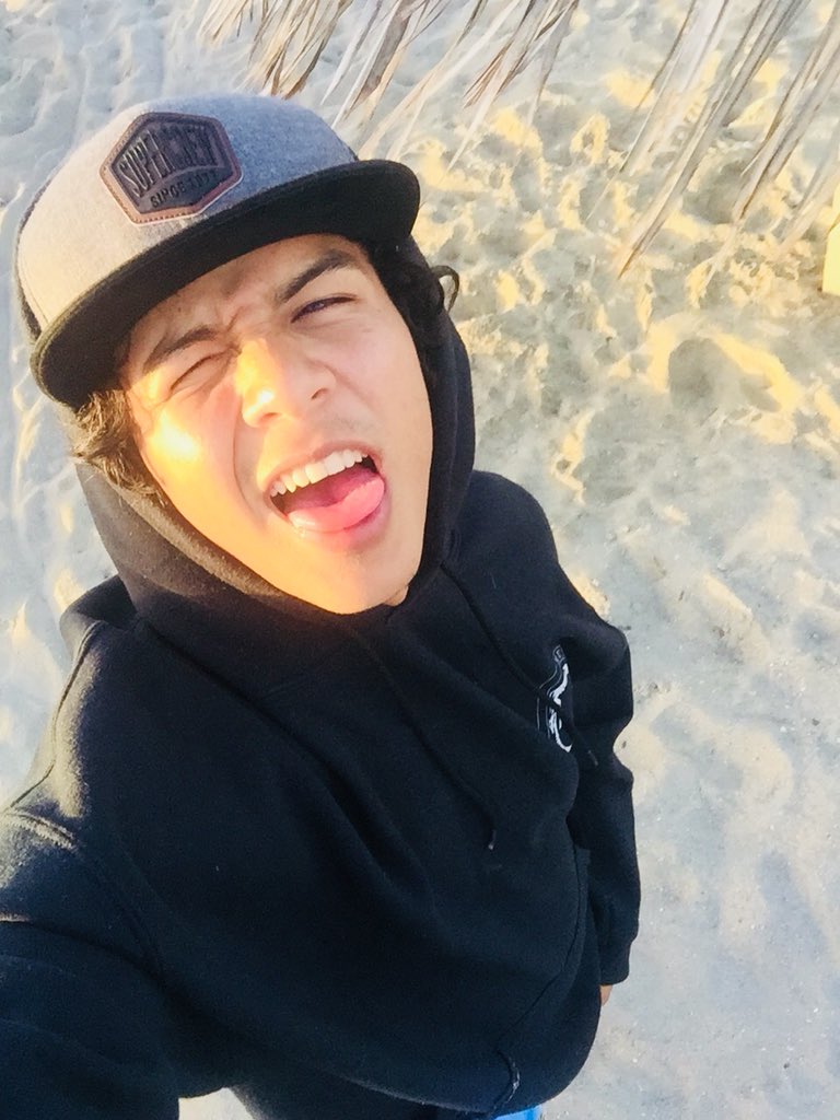 Bigsotorius's tweet photo. Feo pero buena gente 😌 https://t.co/QdLI4VVMYF