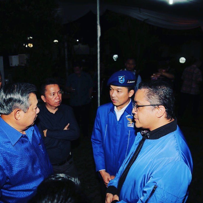 panca66's tweet image. Obrolan santai bersama para legenda @SBYudhoyono @taufikhidayat_1 @dedeyusuf_1 untuk pemenangan 2019 #DemokratSiap2019 #AHYPanglimaPD