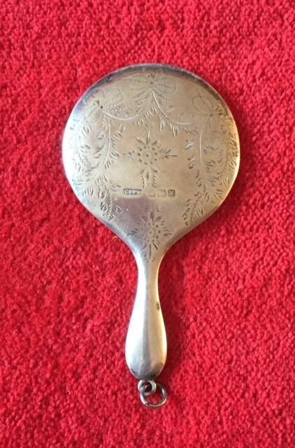 SpitfireNellie's tweet photo. Birmingham 1920's/30's Chatalaine Mirror
https://t.co/87Ra6Tyiy8 - £59.99 (Not Including P&amp;P ) 
Birmingham 1920's/30's chatelaine mirror, floral decoration w/original bevel edge plate, some rubbing to hallmarks in good condition for the age
#Selling #ChatelaineMirror #EtsyStore https://t.co/nzGWdiTX53