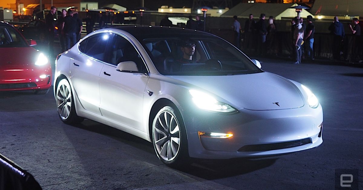 theweboutline's tweet image. Elon Musk promises Model 3 safety changes after crash report dub.io/tw/38071587 #centerdisplay #crash