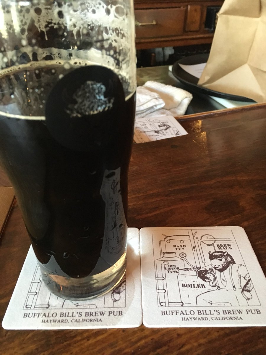 Walkabout_Slang's tweet photo. Pre-race carb loading with a delicious stout from Buffalo Bill’s in Hayward. #beetweets #GTFOD https://t.co/JsxC8i88Wm