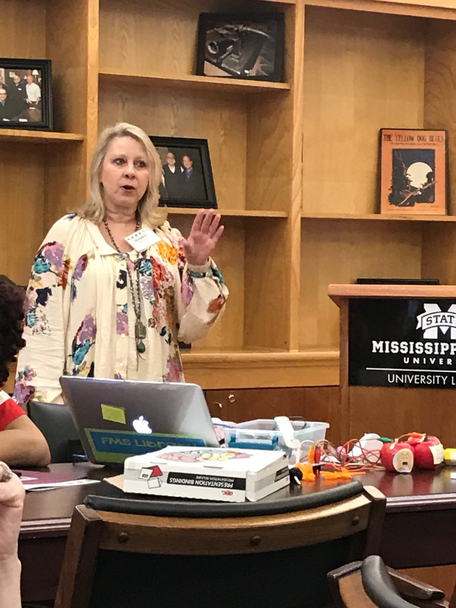DebbieM97006986's tweet photo. Loved sharing my #makerspace & all the awesome things @fmseaglepride students make at our school with other librarians in the state. #megaresource #LoveTeaching #rcsdG2B https://t.co/KCSwoP6NlQ