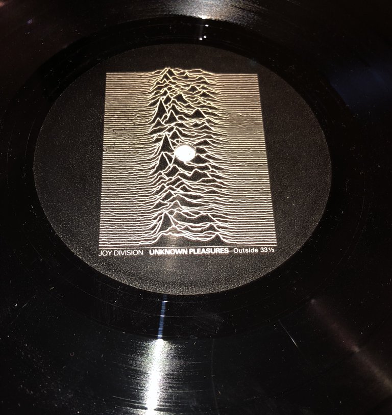 ricsrecordrack's tweet photo. #JOYDIVISION #vinyl #12inch #singles #VinylCollector #record #80smusic #80sbands #virginvinyl #vinyladdict #vinylrules https://t.co/o83nIRTjkI https://t.co/Ox7c4Dcd3Y