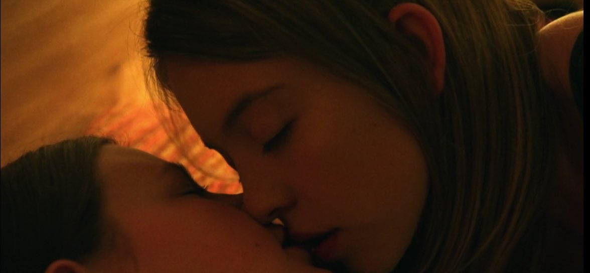 limanthasbr's tweet photo. as senhoras estão cansadas de sofrer por limantha??? ENTÃO AQUI VAI UM SHIPP NOVO PRA VOCÊS:
KEMALINE

esse casalzão da porra faz parte da nova série da netflix, "everything sucks" que se passa nos anos 90, recomendo demais viu gente!!! https://t.co/WwEhKrz6NU