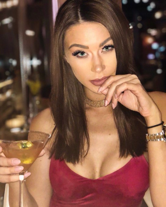 Valentine&rsquo;s Day &hearts;️ https://t.co/jtxlnIgmZJ<a href="/tag/bikinicomp"class="tags"><span>#bikinicomp</span></a><a href="/tag/winnerwinnerchickendinnner"class="tags"><span>#winnerwinnerchickendinnner</span></a>
