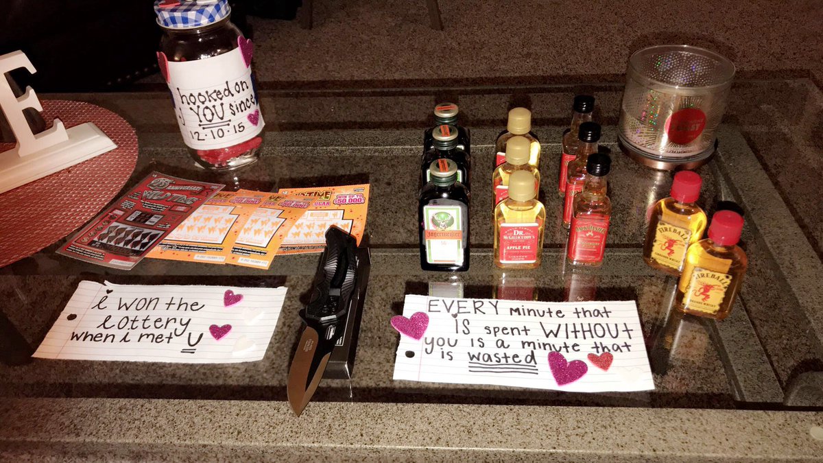 kay_valles's tweet photo. Thanks Pinterest for the last minute Vday idea, since Daimen &amp; I both haven’t gotten to spend it together because of work 💁🏻‍♀️ https://t.co/TCvWp2VmCB