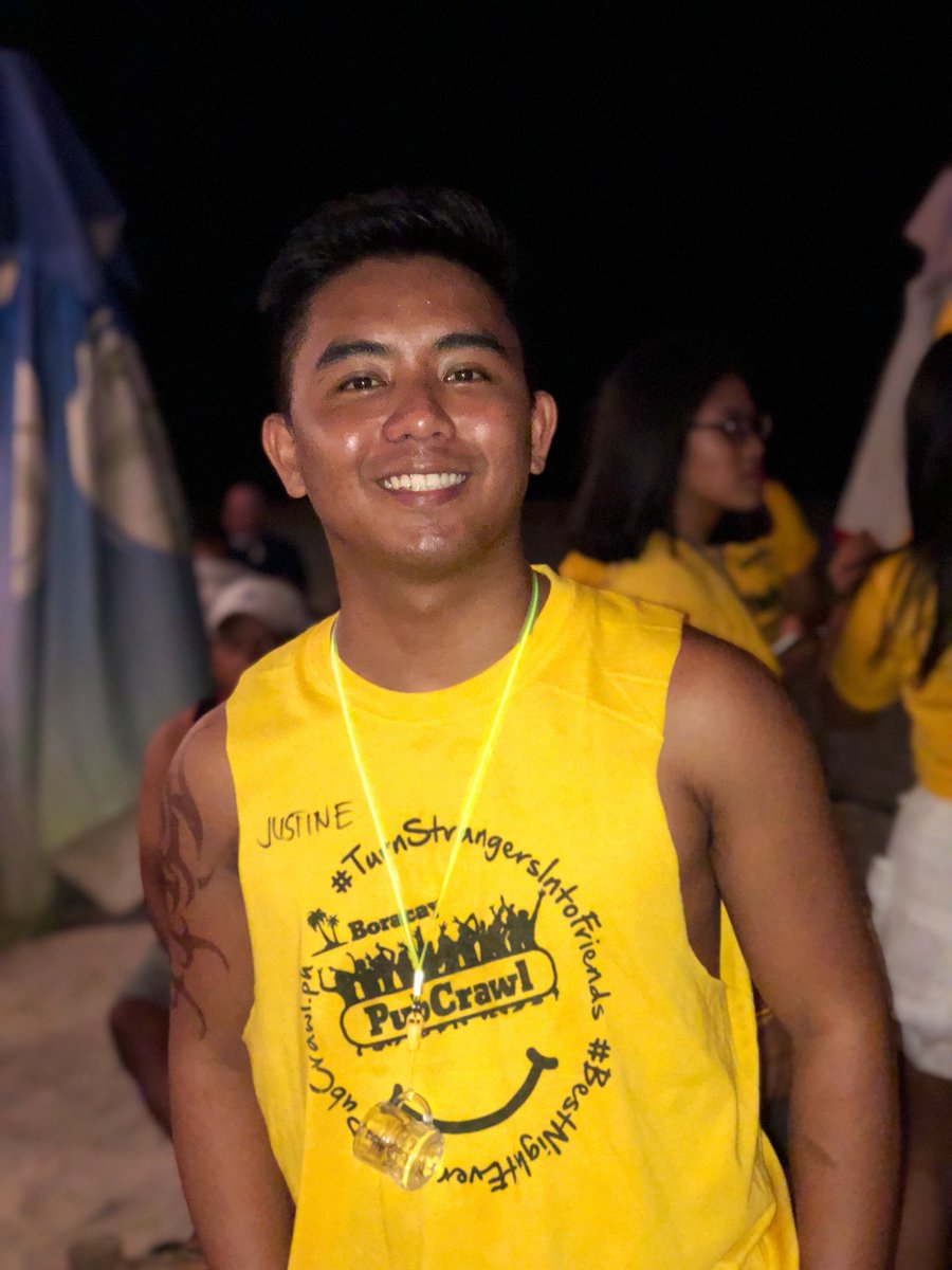 ZagaIbarra's tweet photo. #pubcrawl #turnstrangersintofriends https://t.co/MuThu4wJak