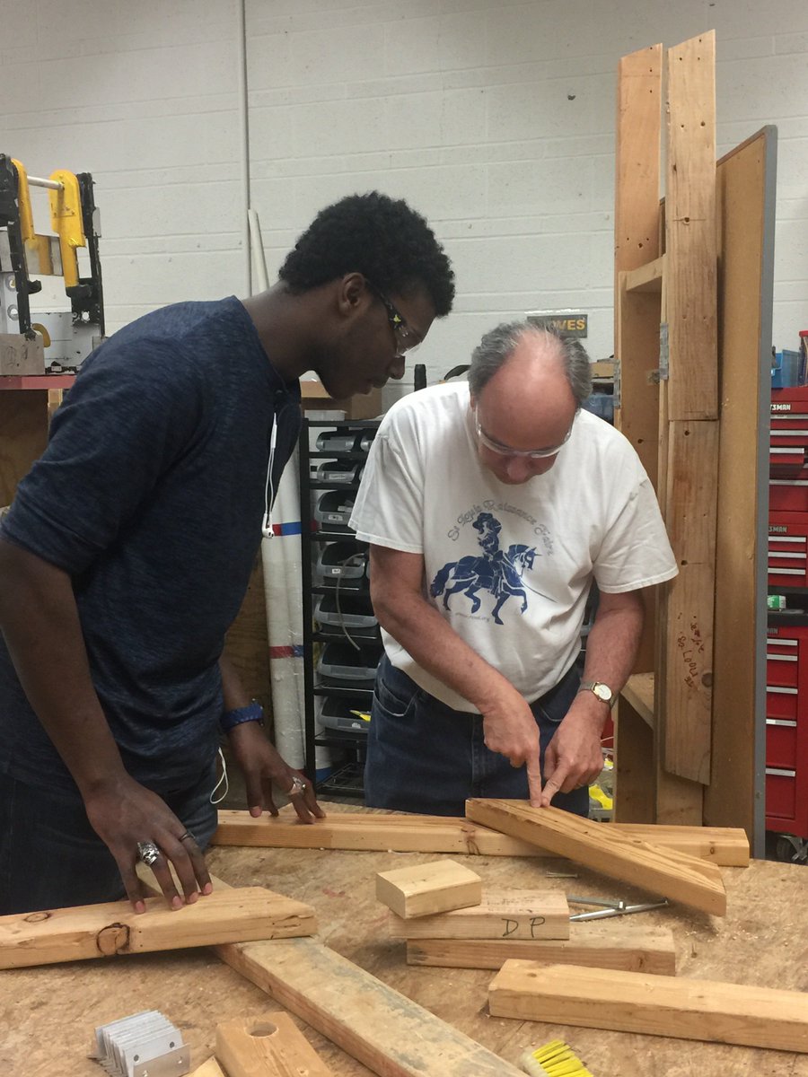 Robohawks1985's tweet photo. Our team is working diligently preparing for the FTC bulid season to come to an end. https://t.co/Iknpdimcmf