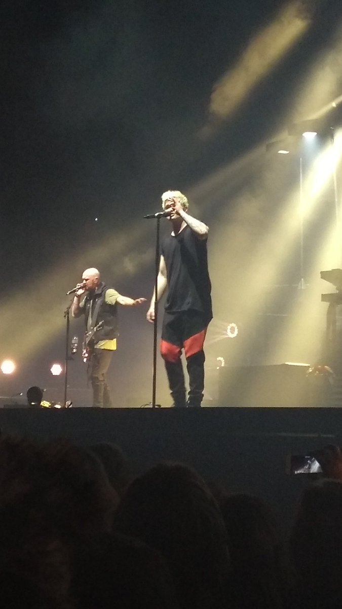 LauraRoseBusby1's tweet photo. @scarybirdakacaz @thescript @TheScript_Danny Will just have to have my daily script on twitter 💚😂 missing them already 😂💚 https://t.co/ncJYSz2sGc
