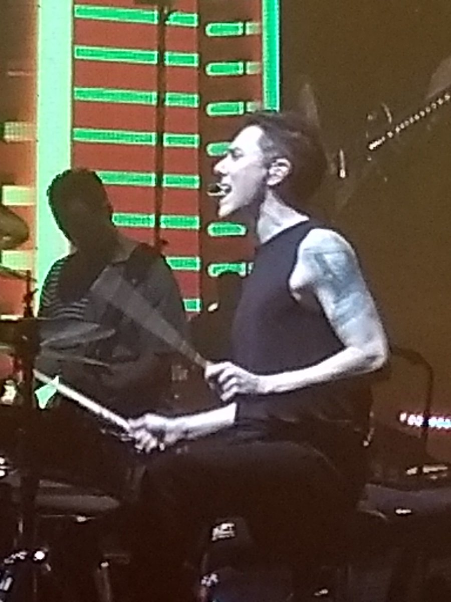 LauraRoseBusby1's tweet photo. @scarybirdakacaz @thescript @TheScript_Danny Will just have to have my daily script on twitter 💚😂 missing them already 😂💚 https://t.co/ncJYSz2sGc