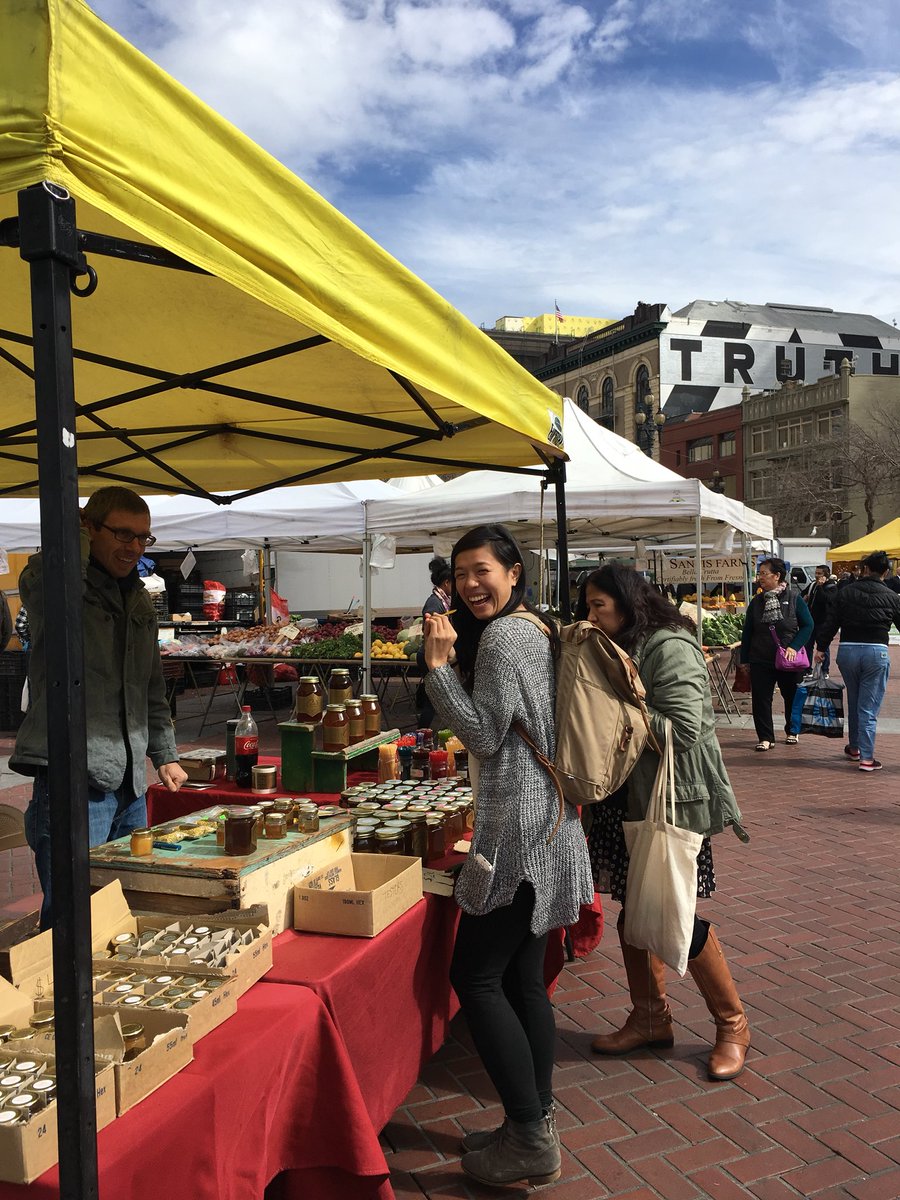 GucciGerm's tweet photo. On Valentine’s Day we went to the market 😊 #mysweetfriends #playonhoneyjoke #include <pun.h> https://t.co/1smqa1V5vr