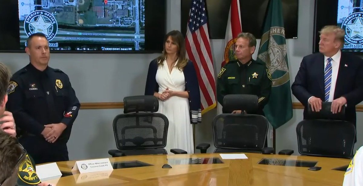 Trump thanks Coconut Creek police officer who arrested Nikolas Cruz bit.ly/2BzDUyX?utm_so… https://t.co/Pb8WuIgV6i