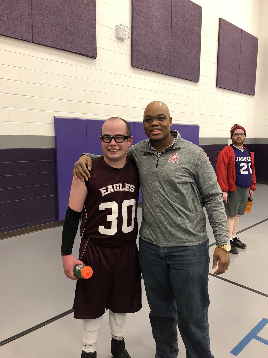 Eagles lose a heartbreaker.  But look who we found! <a href="/XzavierDB/">ℤ𝕒𝕪</a>! Two all time Eagle greats.