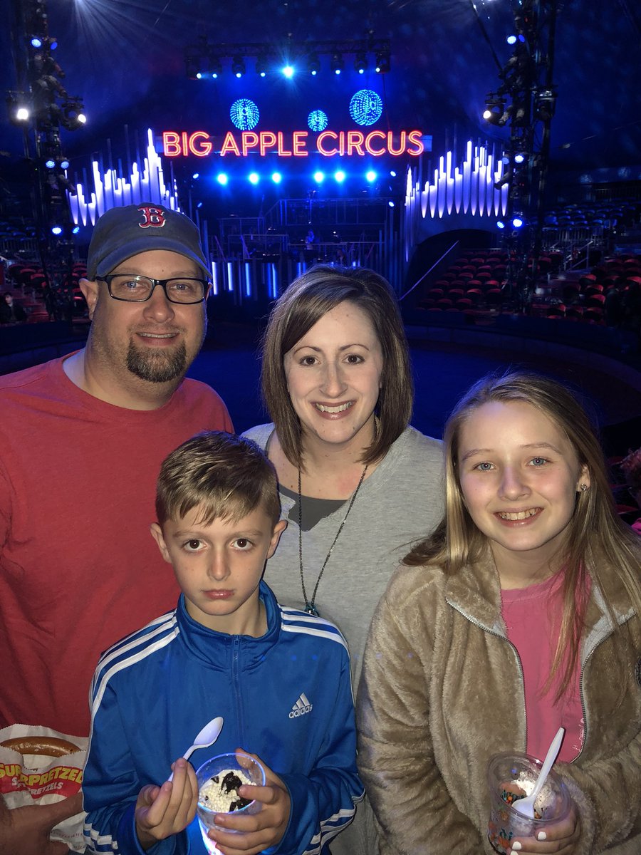 jennmeaders's tweet photo. #bigapplecircus https://t.co/7FNXm3Ucjd