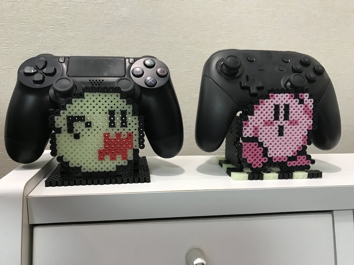 ちゃも コントローラー置きを増やしました٩ W و アイロンビーズ T Co Li4cfe0kbv Twitter