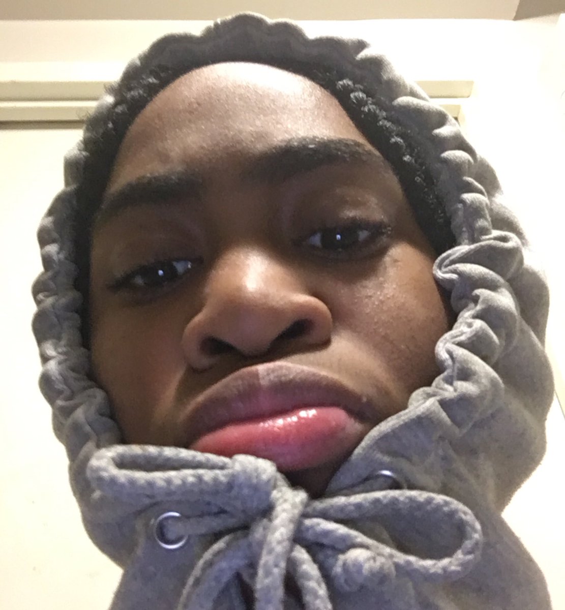FaithWitDaJokes's tweet photo. You know a Toronto Shordy is ready to fight when her hoodie is tied up like this... πππΌ #ModTing π¨π¦ https://t.co/z5EZwhf6nW