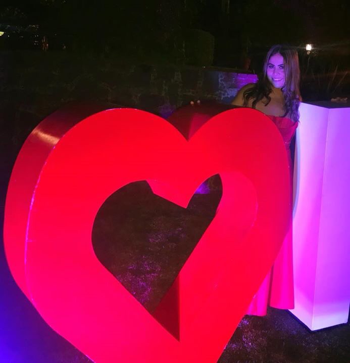 julietaconversa's tweet photo. El Amor mueve al mundo y es por si mismo una celebración para el corazón ❤️
#WeedingNight https://t.co/6lqrTohF0a