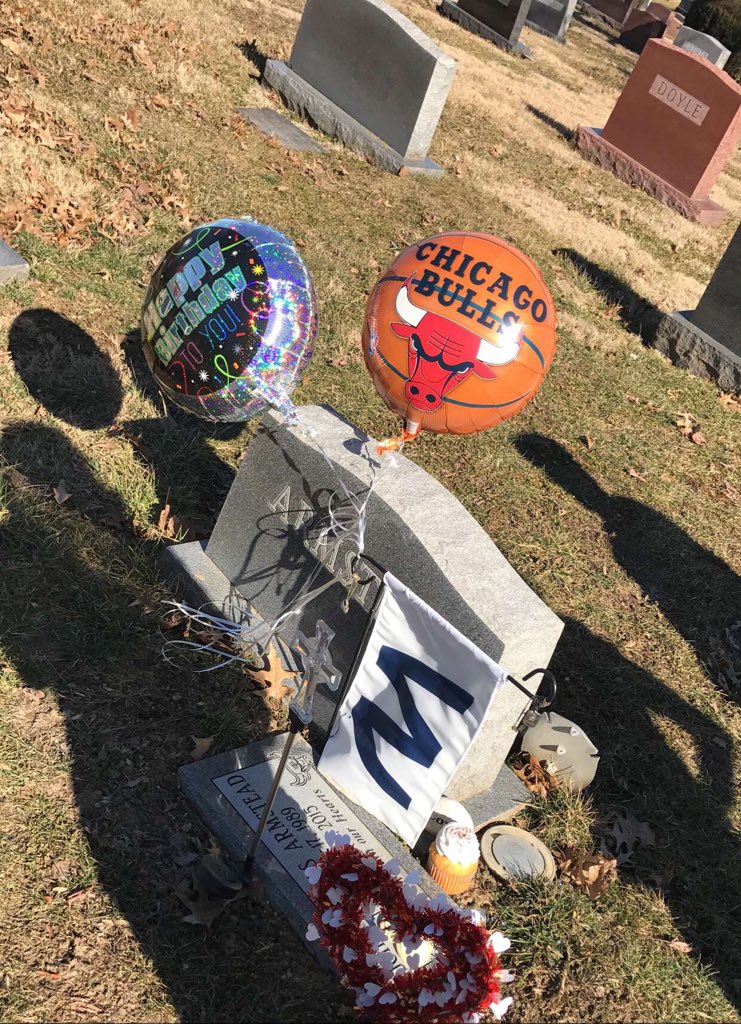 __caassiiee's tweet photo. not being able to wish you a happy birthday in person really sucks... happy 29th birthday Johnny β€οΈ I love you #FlyHighJ https://t.co/2SH1Ozmik9