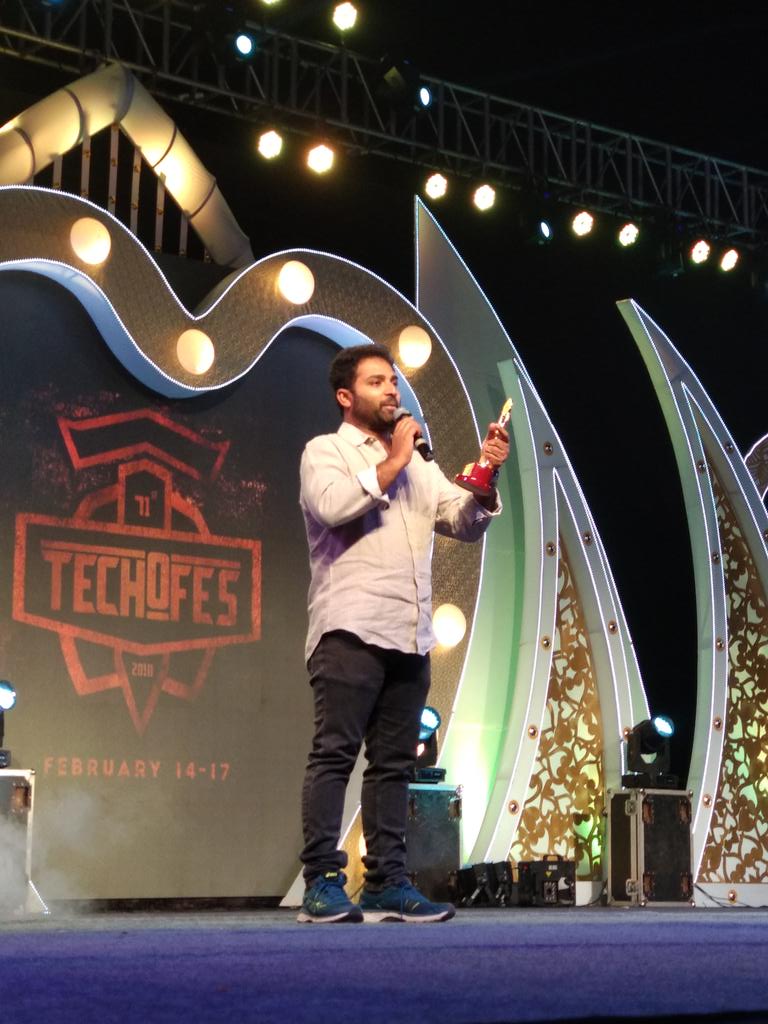 janakiram97's tweet photo. Mersal bags award for
Favourite Actor @actorvijay
Favourite Director @Atlee_dir
Favourite Film @ThenandalFilms
Best Choreographer @Shobi
Best Cinematographer
at our #TechofesAwards2018
#Sillakkidum
#Techofes2018
Congrats team Mersal https://t.co/NkSm3ZLWJ1