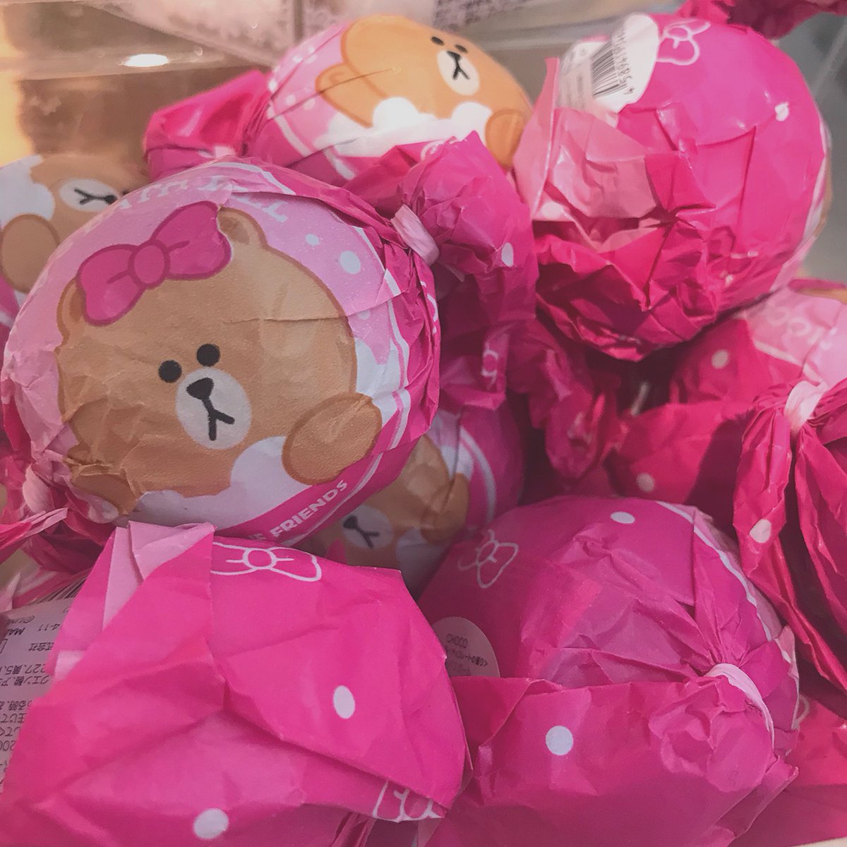 2月14日にお誕生日を迎えた
CHOCOの新商品が届きました🐻🎀 

CHOCOのバスボールが
入荷しました🚿❤️❤️❤️
チョコの香りです🍫！！

税込で一個432円です🎀
ぜひ店頭でご覧ください🛀

#LINEフレンズ #原宿 #バスボール #CHOCO #バスタイム
