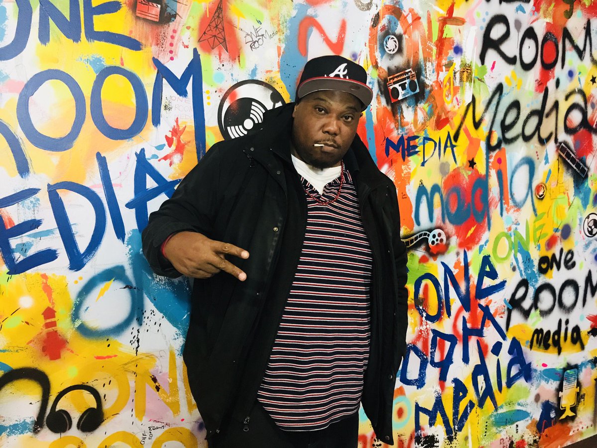SouthernBoiEnt's tweet photo. #LateNightDopeShit π₯ @ @oneroommedia π¬π§π₯ #Flex #Major #Rap #Hiphop #Studio #Podcast #LiveStream #SouthernBoiEnt https://t.co/Ti6ZwGKtfg
