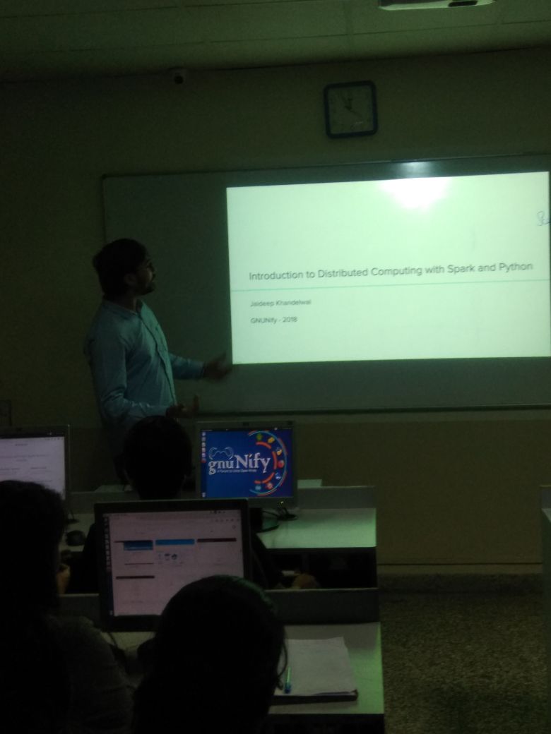 gnunify's tweet photo. Mr. Jaideep Khandelwal diving into Distributed Computing by using Spark and Python technologies. Hands-on session to follow. @jdk2588
#gnuNify2018 #knowafest #opensource #day2 https://t.co/2QNWNENlvb