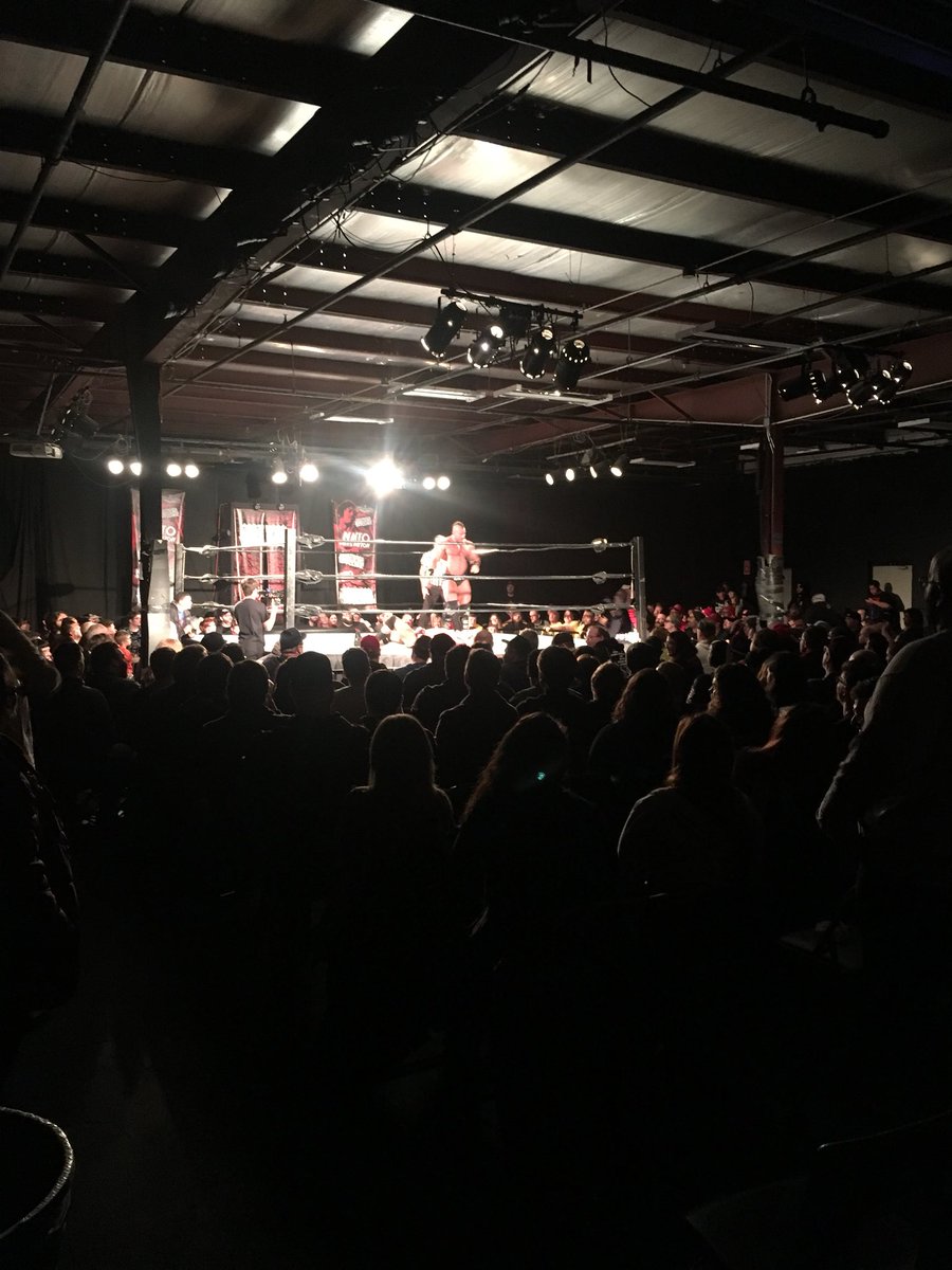 Standing room only! THE#NaitoTakesDayton #MidwestTerritory
