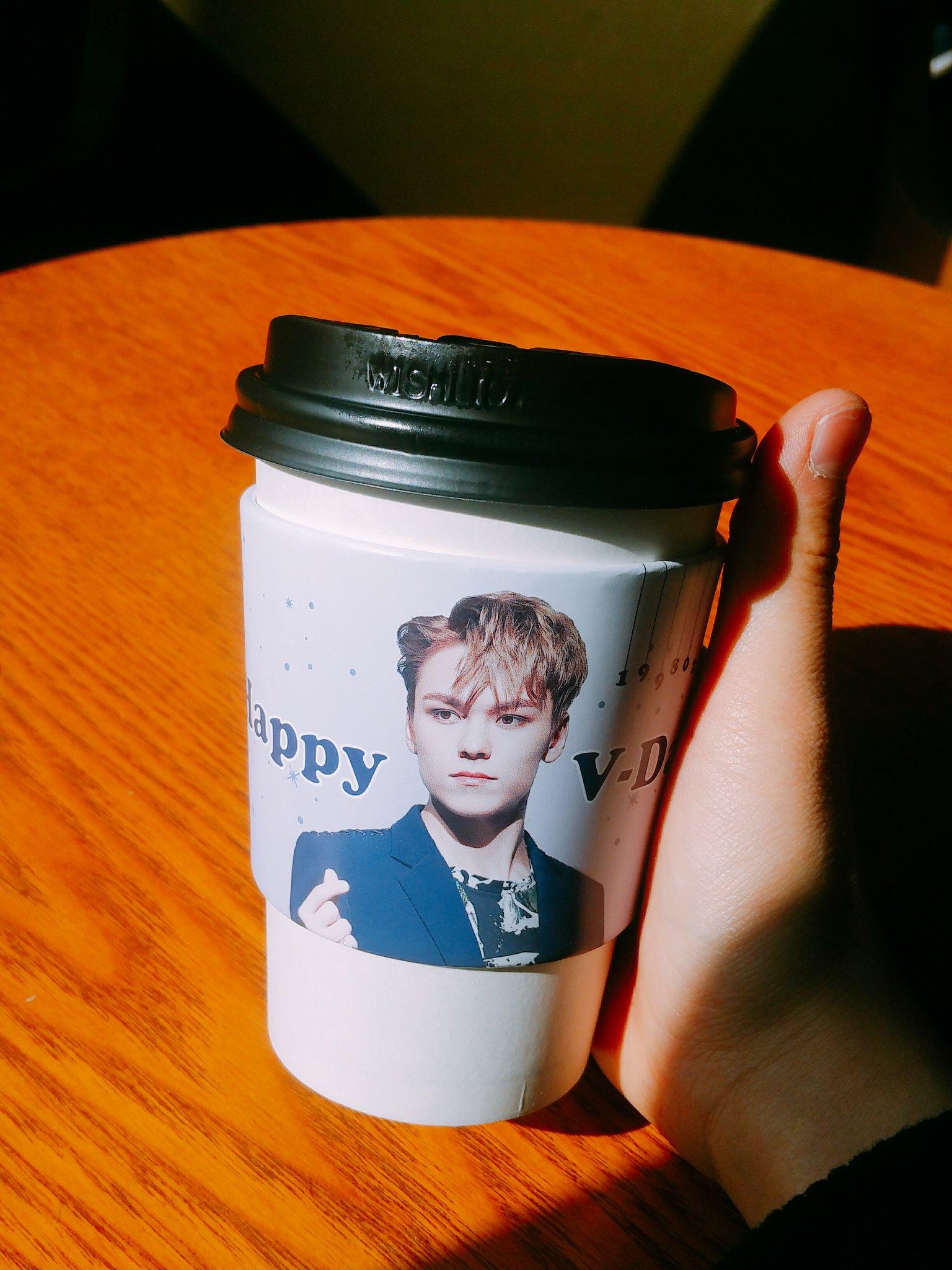 암냠 on Twitter: "@JackRose_V 골든크레마에 붤는이보러왔어요ㅜ 넘이쁘고이쁘고이쁘고ㅜ 감사합니다ㅜ 진동벨에서