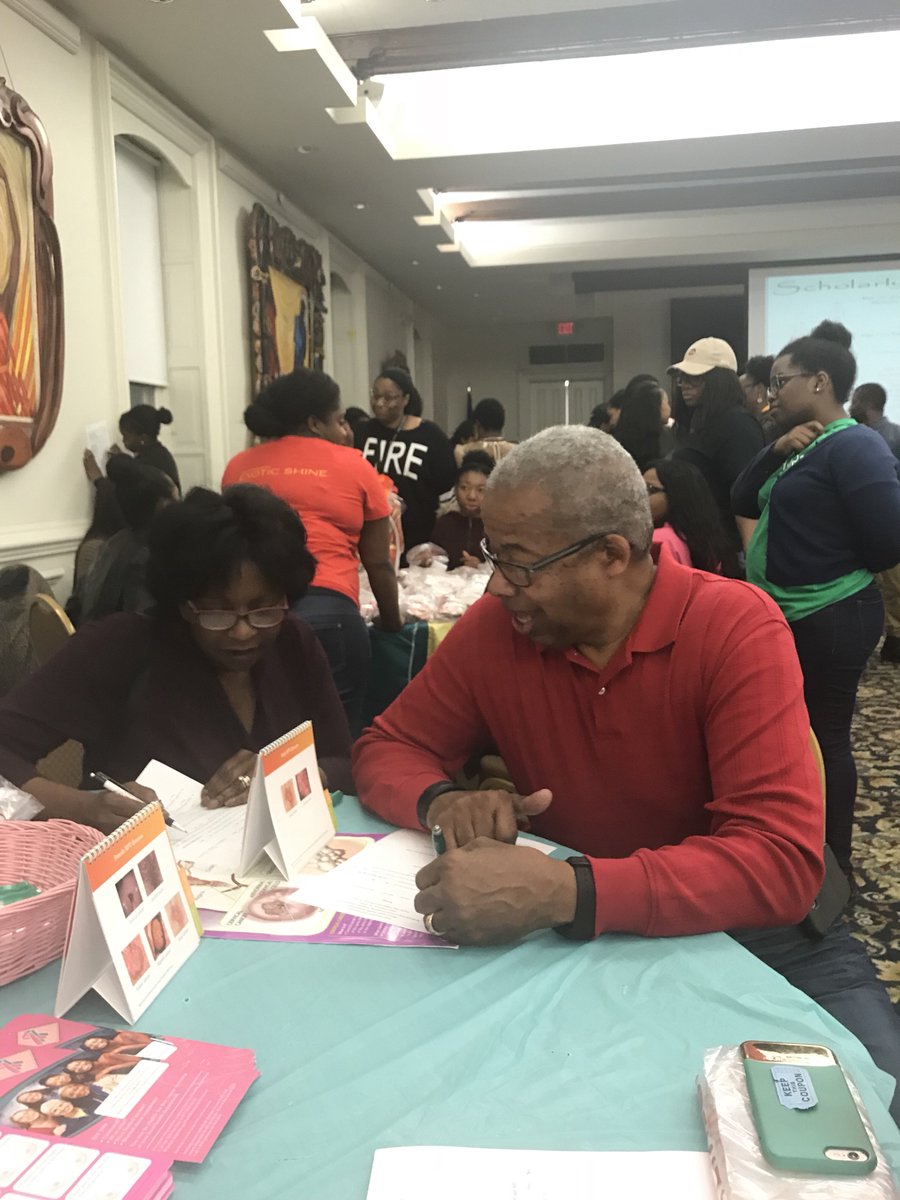 hbcuwellnesstn's tweet photo. The Scholarly Soiree is off to a great start with #breastcancer, #obesityreduction and health and wellness vendors for ages 18-35. #hbcuwellness https://t.co/fEnQVySIyG