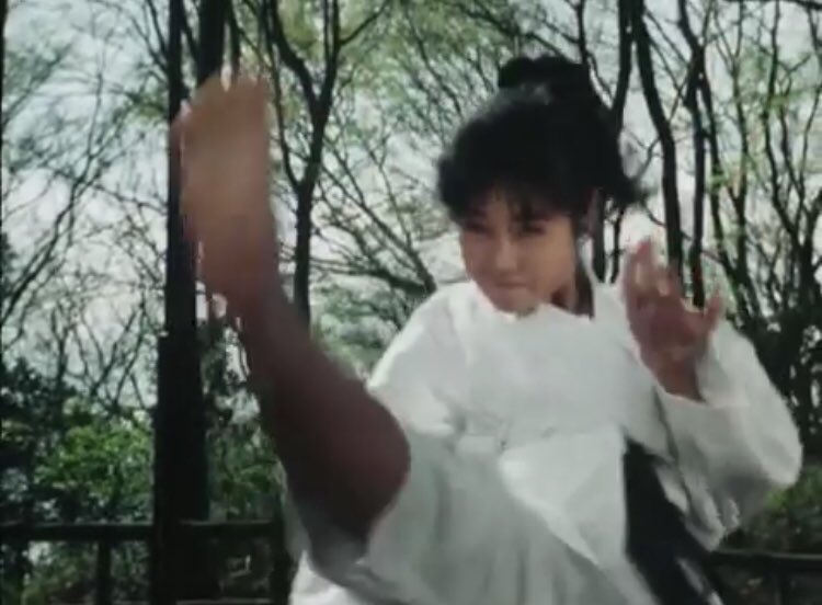 織田原由美子 Ar Twitter 東映特撮youtubeofficialにて配信中の 仮面ライダーblackrx 第30話 ２月10日更新 より ヒロインの白鳥玲子のアクションシーンにご注目を W 流石は元ダイアナレディ 笑 ちなみに白鳥玲子役を演じた 高野槇じゅんさんこと澄川