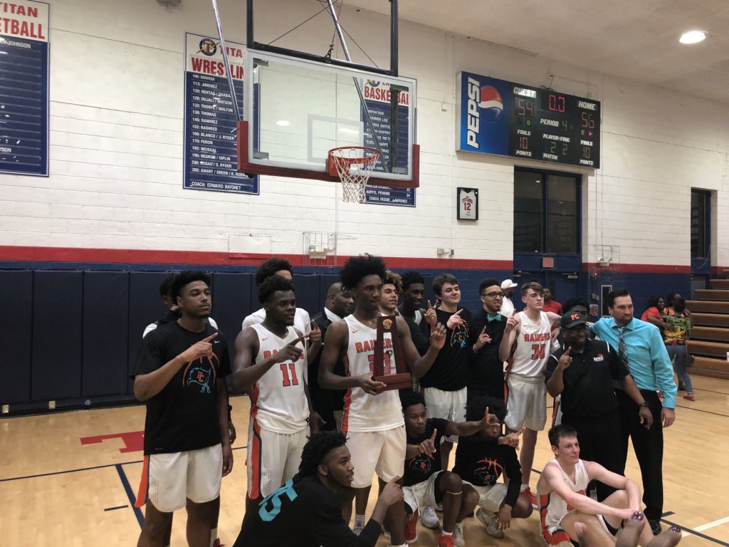 PlantCityLife's tweet photo. RT @iHandleBball: Big S/O and congrats to my man @CoachTeeden and my bros with @PlantCityHoops on their District Championship. Proud of my guys @themattsimpson1 @JustooBegreat2 and Christian Butler. @PlantCityLife #goals #hardworkfindssuccess https://t.co/H4c0h12rDI