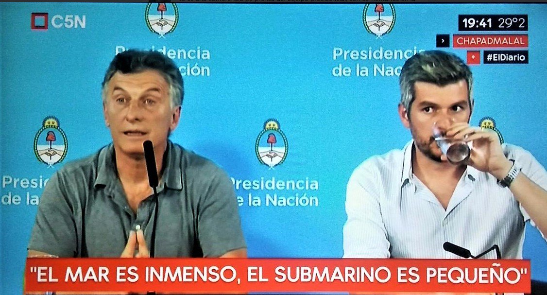 fernandez_lucfa's tweet photo. "El mar es inmenso, el submarino es pequeño". Y @marquitospena que no logra ahogarse en el vaso de agua!!! https://t.co/bgtFBrGXWY