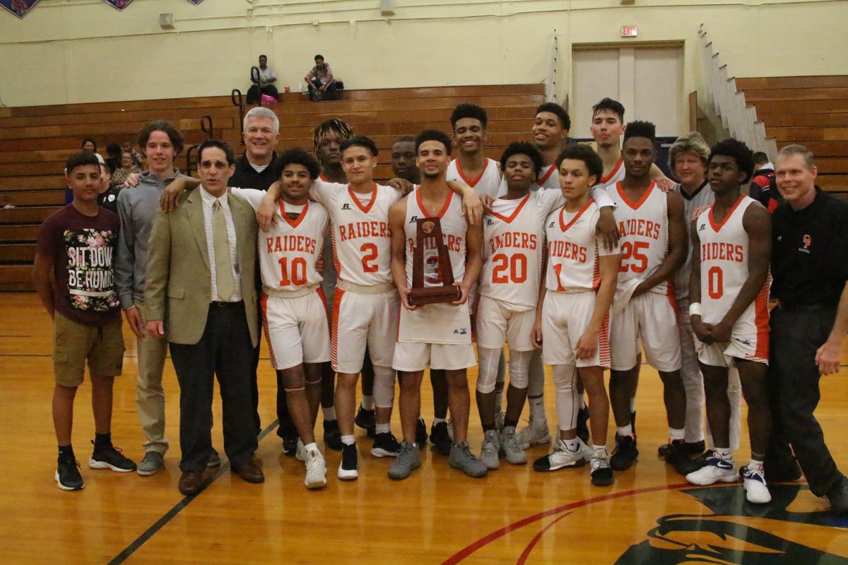 ClayTodaySports's tweet photo. @1996noles and Raiders knock one out of park..second district title..against much bigger inside Westside team..@tyjamesmc bloodied but still a warrior... https://t.co/XIN4LQMBnA