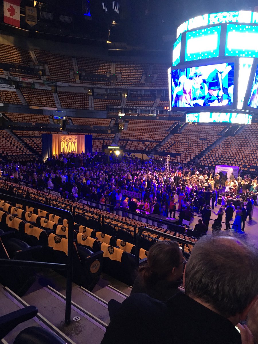 rachlthomp11's tweet photo. Best Buddies Prom! https://t.co/z75CjFo4lX