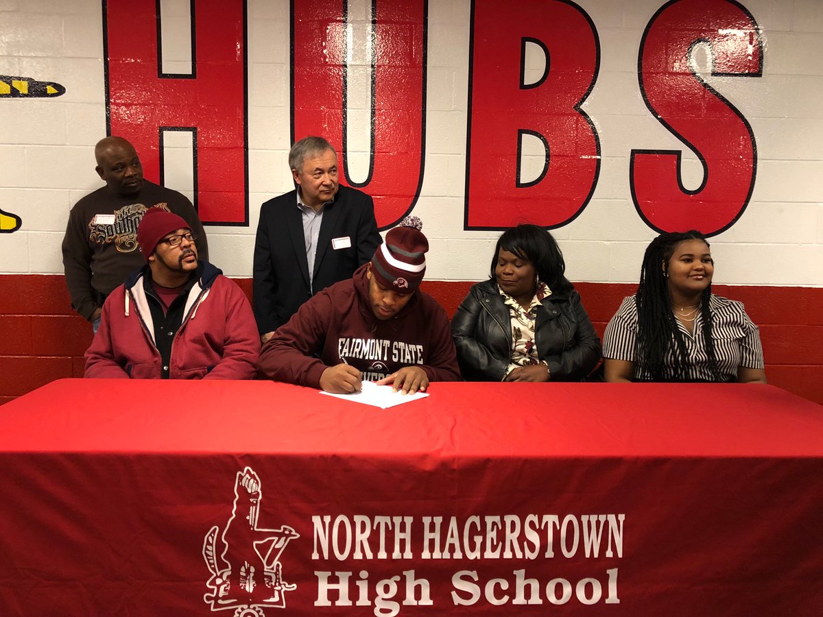 elmo_stains's tweet photo. Randy Robinson taking the next step. #hubsfootball #hubpride https://t.co/JY5GJB054E