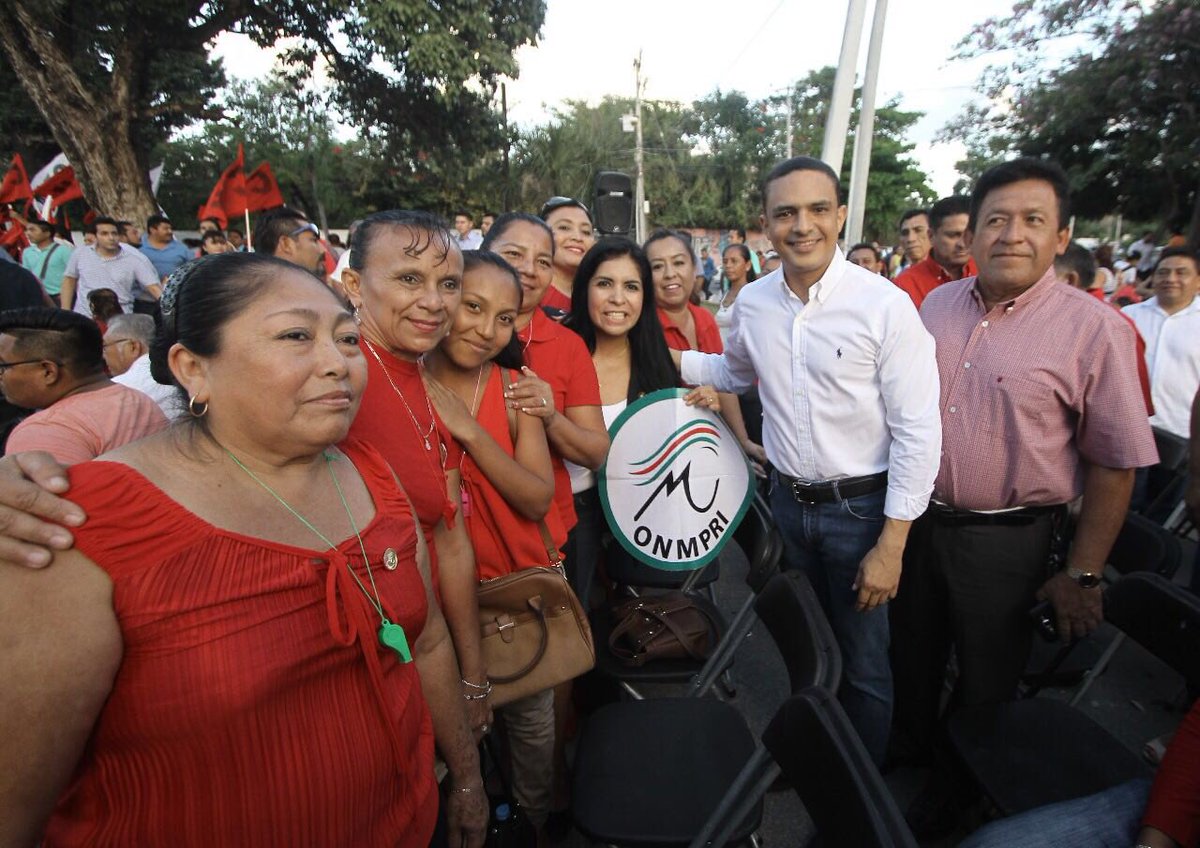 PRIQRooOficial's tweet photo. La convención de delegadas y delegados del #PRIQRoo realizada en #Cancún apoyó por unanimidad las candidaturas de @CandyAyuso y @raymundoking https://t.co/Kb6Q1nioeq
