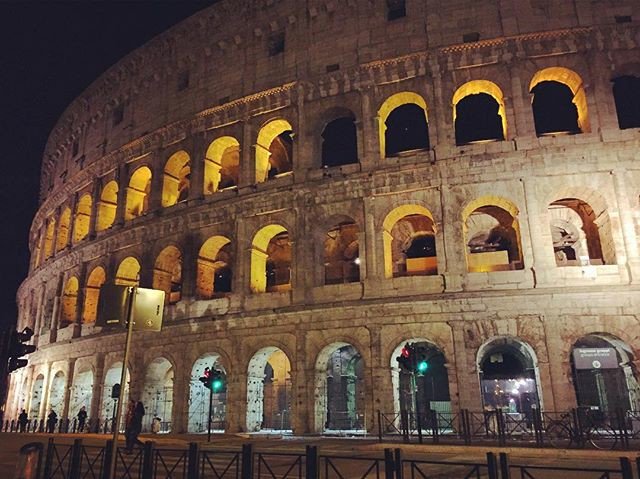PaulRoseJr's tweet photo. Reposting @jayalliston92: - via @Crowdfire
The colosseum close up at night ๐ #beautiful #ig_photooftheday #iphone #rome #ancientrome #colosseum #nightphotography #jayjupiter #citybreak #city #italy #nofilter #anniversary #ig_italy #igtravel #ig_europe https://t.co/rbxwsvdl5F