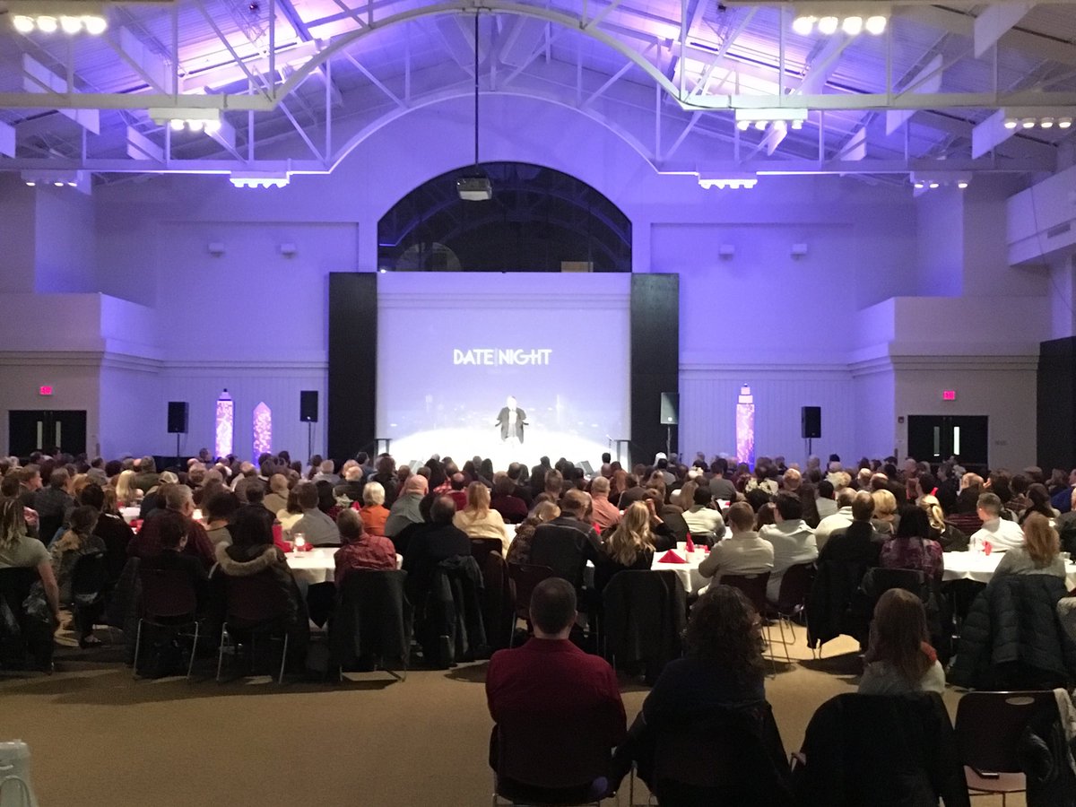 DouglasMGraham's tweet photo. Great night at Cedar Valley tonight. #MarriageDateNight #JohnnyW https://t.co/n4GVE4NXHe
